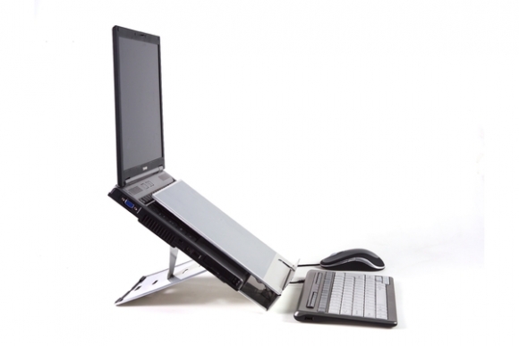 Laptophalter Q260 in 5 Stufen höhenverstellbar (zwischen 9-21cm).